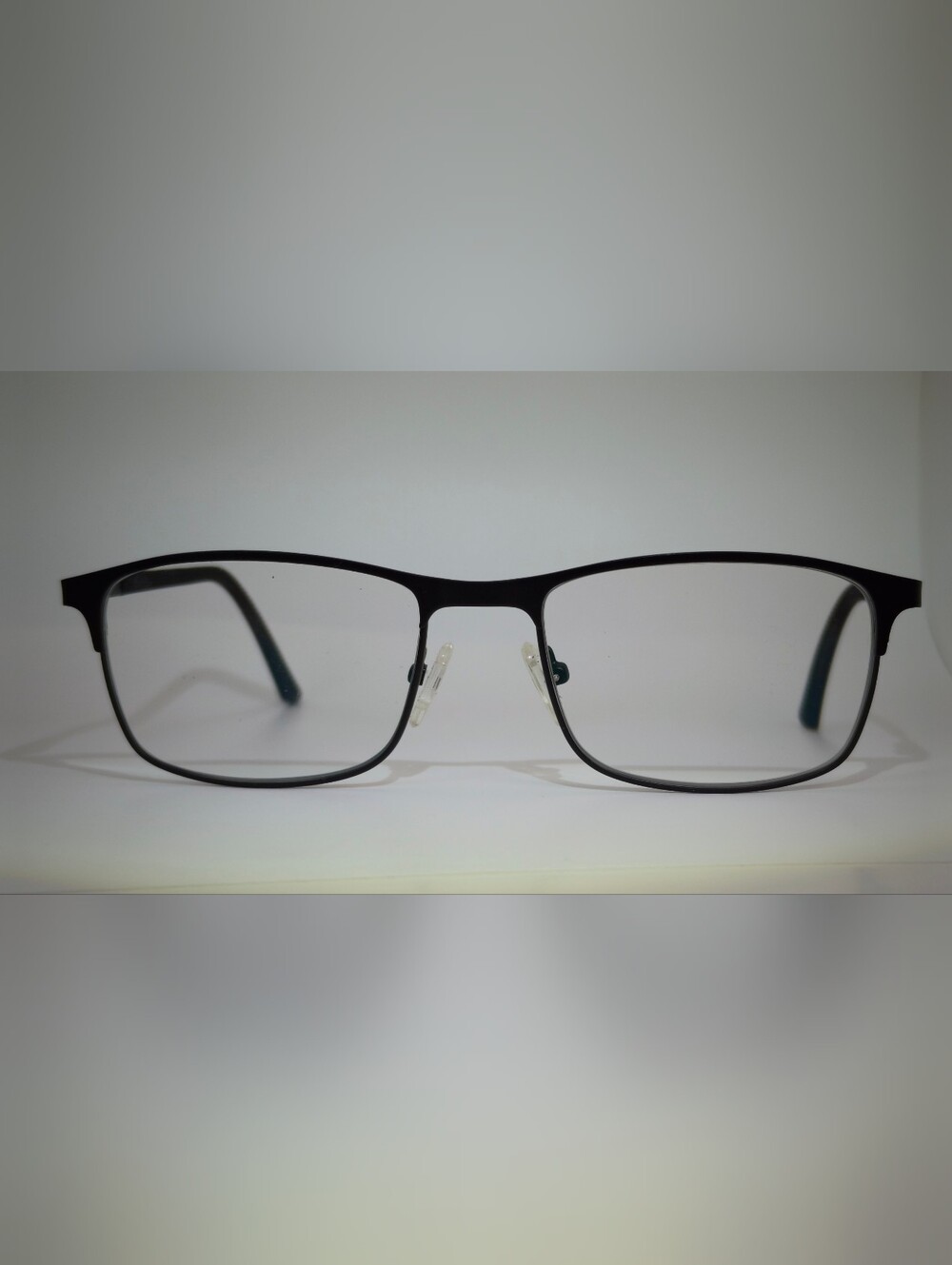 Wit. Rectangular Metal Matte Black. Good  Features.